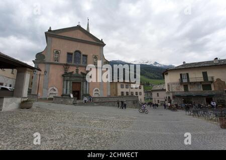 Bormio, Italie - 30 mai 2020 : vue sur la rue dans la ville de Bormio Banque D'Images