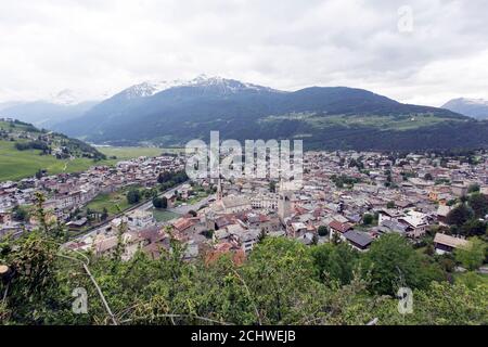 Bormio, Italie - 30 mai 2020 : vue sur le paysage de la ville de Bormio Banque D'Images