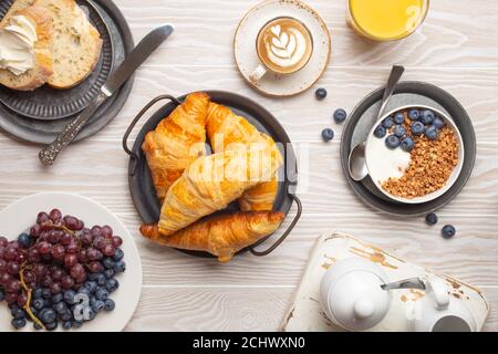 Réglage de la nourriture pour le petit déjeuner Banque D'Images