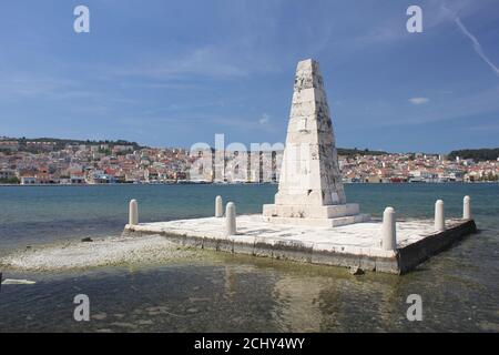 Argostoli ville dans l'île de Kefalonia Grèce vue panoramique de Charles Pont de Bosset Banque D'Images