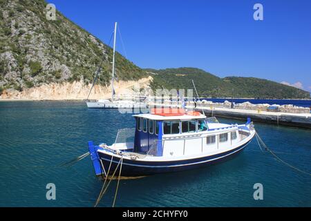 Village de Frikes à Ithaki (Ithaka) dans la mer Ionienne , Grèce Banque D'Images