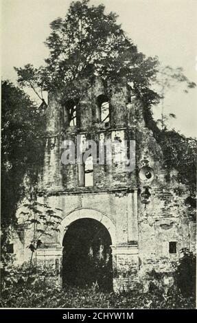 . Histoire de la découverte et de la conquête du Costa Rica . ince et contre les Chánguinas. Cette guerre a paralysé le travail des missions. Il a été rapidement repris, et, au mois de septembre 1701, Fray Francisco de San Joséset de Cartago avec l'escorte de thirtysoldats lui a accordé par l'Audiencia^ sous la thecommand du capitaine Juan de Bonilla. Insteadof entrant dans Talamanca par terre. Le navire de croisière José à Matina, et le 20 novembre arriva à l'embouchure de la rivière Tilorio ou Chan-guinola. Mais, faute d'un pilote, il n'a pas réussi à passer la barre, et pour ce raisonnable a arrêté un Banque D'Images