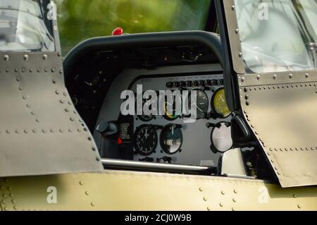 Hangar-7, Flughafen Salzburg, Sammlung historischer Flugzeuge, Helikopter und Formel-1-Rennwagen von Dietrich Mateschitz am 13.9.2020 Banque D'Images