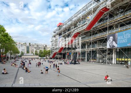 Le Centre Georges Pompidou, célèbre musée d'art moderne de Paris Banque D'Images