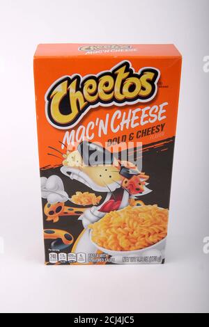 Le Mac et le fromage de Cheeto sont gras et cheesy. Crédit photo Luke Durda Banque D'Images