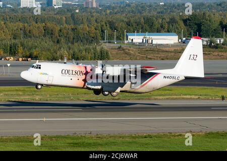 Coulson Air Tanker Hercules Lockheed C-130. Avion utilisé pour combattre les feux sauvages. Exploité par Lynden Cargo. Avions de lutte contre l'incendie. Banque D'Images
