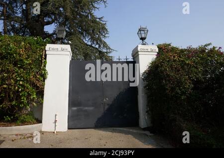 Beverly Hills, Californie, États-Unis 14 septembre 2020 UNE vue générale de l'atmosphère de l'acteur Rudolph Valentino Falcon Lair maison, qu'il a construit en 1925 et nommé d'après son film non produit le Faucon à capuchon, et a été la résidence de la milliardaire héritière de tabac Doris Duke, Et ancienne résidence de Bugsy Siegel, Gloria Swanson, Joe Castro et Harry Carey au 1436 Bella Drive le 14 septembre 2020 à Beverly Hills, Californie, États-Unis. Photo par Barry King/Alay stock photo Banque D'Images