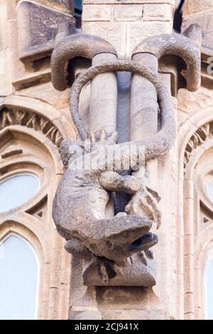 Détails sculpturaux trouvés à l'extérieur de la basilique de la Sagrada Familia à Barcelone, Espagne Banque D'Images