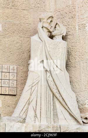 Détails sculpturaux trouvés à l'extérieur de la basilique de la Sagrada Familia à Barcelone, Espagne Banque D'Images