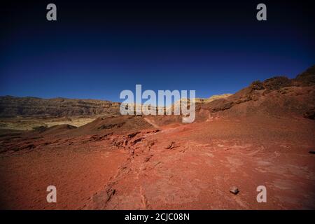 Paysage Timna Valley, Arava, Israël. Le parc naturel et historique de Timna est situé dans le sud-ouest d'Arava, à environ 30 km au nord du golfe d'Eila Banque D'Images