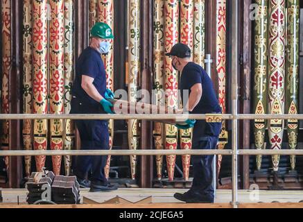 Les spécialistes des organes Harrison et Harrison commencent à travailler sur la phase finale de la restauration du Grand orgue à York Minster. Les nouveaux tuyaux remplacent les originaux datant des années 1830 et ont été restaurés pour s'adapter à leur conception distinctive. Une fois terminé, la rénovation de deux ans permettra de diffuser de la musique à la cathédrale pendant les 100 prochaines années. Banque D'Images