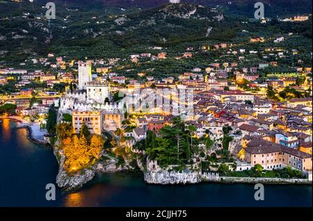 Château Scaliger à Malcesine sur le lac de Garde, Italie Banque D'Images