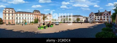 Darmstadt, Marktplatz - place du marché par une journée ensoleillée en été Banque D'Images