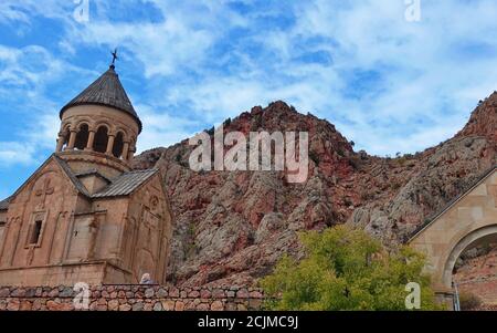 Le complexe du monastère de Noravank est construit sur une gorge étroite. Lieu touristique et historique. Arménie Banque D'Images