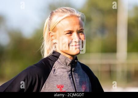 Copenhague, Danemark. 14 septembre 2020. Pernille Harder de l'équipe nationale danoise vu dans la zone mixte et la formation ouverte avant le match de qualification Euro entre la Bosnie-Herzégovine et le Danemark. (Crédit photo: Gonzales photo - Dejan Obretkovic). Banque D'Images