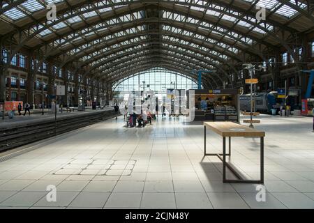 Lille France - 4 août 2020 - à l'intérieur de la gare De Lille en France Banque D'Images