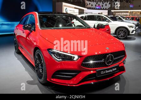 Mercedes Benz CLA tirant sur une voiture de frein au 89e salon international de l'automobile de Genève. Genève, Suisse - 5 mars 2019. Banque D'Images