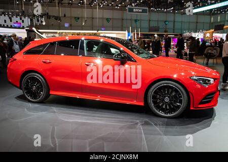 Mercedes Benz CLA tirant sur une voiture de frein au 89e salon international de l'automobile de Genève. Genève, Suisse - 5 mars 2019. Banque D'Images