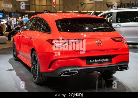 Mercedes Benz CLA tirant sur une voiture de frein au 89e salon international de l'automobile de Genève. Genève, Suisse - 5 mars 2019. Banque D'Images