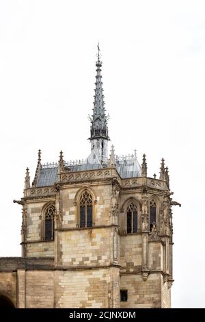 Château d'Amboise - Chapelle Saint-Huberts, partie du Château d'Amboise vue contre le ciel ; vieille ville d'Amboise, Amboise France Europe Banque D'Images
