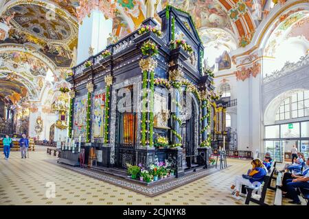 Les pèlerins célèbrent 'Engelweihe' est la fête de la dédicace de la Chapelle de notre-Dame. Abbaye bénédictine. La ville de pèlerinage d'Einsiedeln (ville Banque D'Images