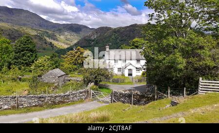 Tarn Howes Cottage dans le quartier des lacs, Royaume-Uni. Banque D'Images