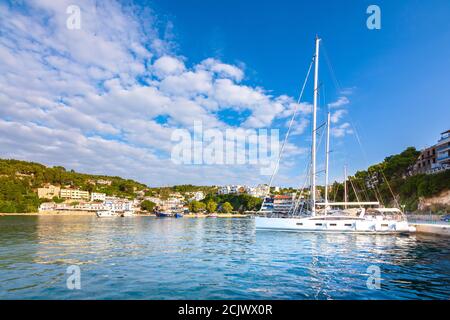 Patitiri est le port de l'île d'Alonnisos, en Grèce. Banque D'Images