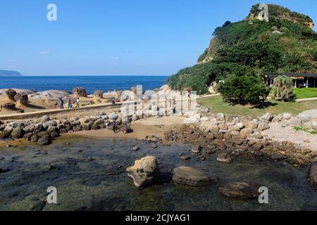 Formations géologiques à Yehliu Geopark près de la ville de Wanli, dans le nord de Taïwan Banque D'Images