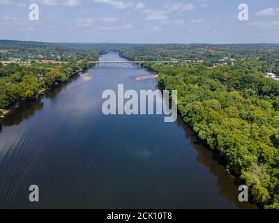 Paysage aérien fleuve Delaware ville américaine de Lambertville New Jersey, vue près de la petite ville historique New Hope Pennsylvania US Banque D'Images