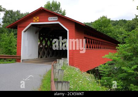 Pont couvert Henry au-dessus de la rivière Walloomsac.Bennington.Vermont.USA Banque D'Images