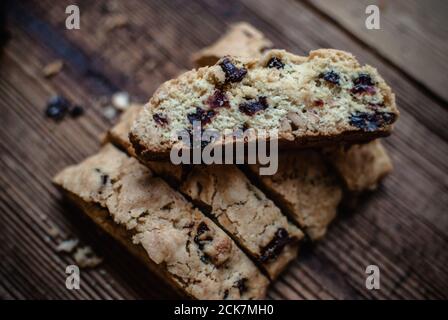 Dose sélective de biscuits aux flocons d'avoine avec raisins secs Banque D'Images