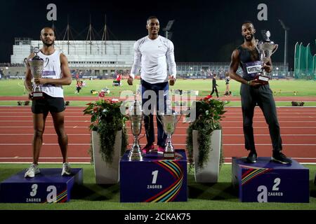 (200916) -- ZAGREB, le 16 septembre 2020 (Xinhua) -- Michael Obasuyi, de Belgique, Wilhem Belocian, de France, et Freddie Crittenden, des États-Unis (de L à R), célèbrent sur le podium lors de la cérémonie de remise des médailles des 110 mètres haies pour hommes au Challenge mondial de l'IAAF Zagreb-70e Mémorial Hanzekovic à Zagreb, en Croatie, le 15 septembre 2020. (Igor Kralj/Pixsell via Xinhua) Banque D'Images