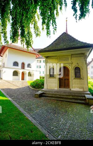 La chapelle Sainte-Croix (Heilig-kreuz Kapelle) et Kerchel servent la paroisse de Schwyz comme chapelle pour les morts depuis 1977, où sont disposés les morts Banque D'Images