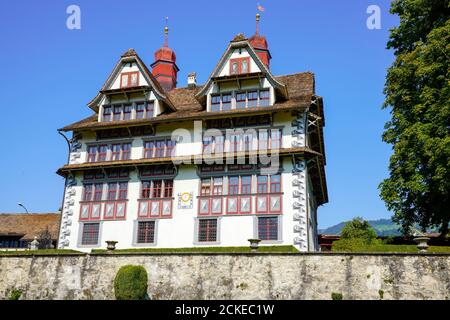 Vue sur le domaine d'Ital Reding à Schwyz, la capitale du canton de Schwyz en Suisse. Banque D'Images