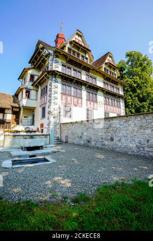 Vue sur le domaine d'Ital Reding à Schwyz, la capitale du canton de Schwyz en Suisse. Banque D'Images