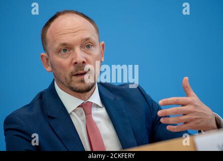 Berlin, Allemagne. 16 septembre 2020. Marco Wanderwitz (CDU), Commissaire du gouvernement fédéral pour l'Europe de l'est, prend la parole lors de la présentation du Rapport annuel sur l'état de l'unité allemande 2020. Credit: Christophe bateau/dpa/Alay Live News Banque D'Images