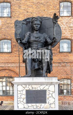 Statue von Mary Thomas mit dem Titel „Je suis la reine Mary am Langelinie Pier à Kopenhagen, Dänemark, Europa | sculpture de Mary Thomas „Je suis la reine Mar Banque D'Images