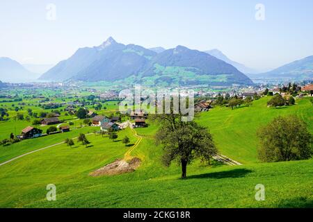 Paysage suisse vu d'Ibergeregg à Rickenbach dans le canton de Schwyz, Suisse. Banque D'Images