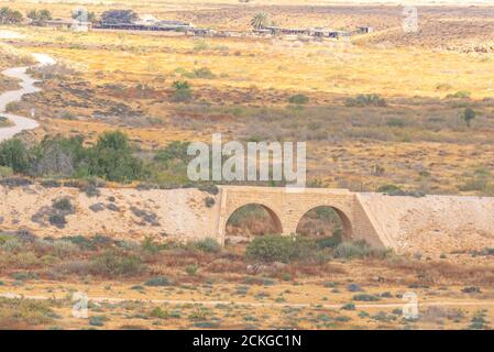 Ancien pont ferroviaire ottoman au-dessus du ruisseau Beer Sheva, Negev Israël Banque D'Images