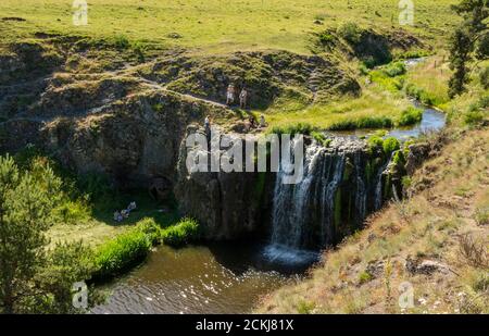 Cascade de Veyrines, Parc naturel régional des volcans d'Auvergne, Cantal, Auvergne-Rhône-Alpes, France Banque D'Images