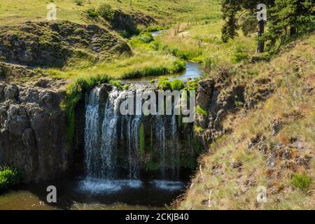 Cascade de Veyrines, Parc naturel régional des volcans d'Auvergne, Cantal, Auvergne-Rhône-Alpes, France Banque D'Images