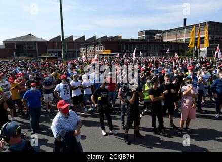 Aix-la-Chapelle, Allemagne. 16 septembre 2020. Les employés du fabricant de pneus Continental manifestent lors d'un événement d'information du comité d'entreprise sur la fermeture prévue de l'usine à la fin de 2021. Credit: Roberto Pfeil/dpa/Alay Live News Banque D'Images