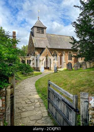 Église du village de Hambledon. Une église anglicane évangélique de Surrey, en Angleterre. Historiquement connu sous le nom de St Peters. L'église est située près de la ville de Banque D'Images