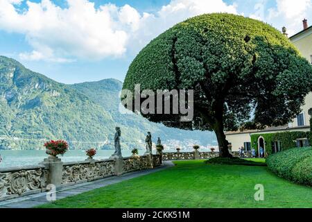 Italie. Lombardie. Lac de Côme. Autour du village de Leno. La villa Balbianello sur la péninsule de Lavedo. Les jardins Banque D'Images