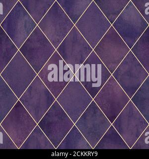 Aquarelle argyle abstrait motif géométrique à carreaux sans coutures avec contour doré scintillant. Aquarelle dessiné à la main violet couleur brillant de luxe dos Banque D'Images