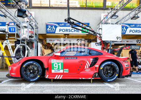 Le Mans, France. 16 septembre 2020. 91 Bruni Gianmaria (ita), Lietz Richard (aut), Makowiecki FR.d.ric (fra), Porsche GT Team, Porsche 911 RSR-19, ambiance pendant la scrutation des 2020 24 heures du Mans, 7e tour du Championnat du monde d'endurance 2019...20 FIA sur le circuit des 24 heures du Mans, du 16 au 20 septembre, 2020 au Mans, France - photo FR.d.ric le Floc...h / DPPI crédit: LM/DPPI/Frederic le Floc H/Alamy Live News crédit: Gruppo Editoriale LiveMedia/Alamy Live News Banque D'Images