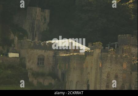 Le château de Gwrych étant préparé pour que je suis un credit de tournage de célébrité Photos de Ian FairBrother/Alamy Banque D'Images