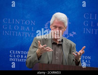 Austin, TX 14 février 2009 : l'ancien président Bill Clinton accueille la deuxième université Clinton Global Initiative annuelle, une conférence réunissant plus de 1,000 étudiants pour prendre des mesures sur les défis mondiaux tels que la pauvreté, la faim, l'énergie, le changement climatique et la santé mondiale. ©Bob Daemmrich Banque D'Images