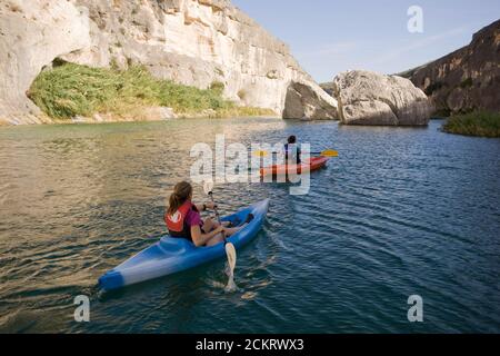 Comstock, TX : 15 novembre 2008. Descente en kayak sur la rivière Pecos dans le sud-ouest du comté de Val Verde ©Bob Daemmrich Banque D'Images