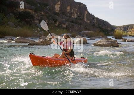 Comstock, TX : 15 novembre 2008. Descente en kayak sur la rivière Pecos dans le sud-ouest du comté de Val Verde. ©Bob Daemmrich / Banque D'Images